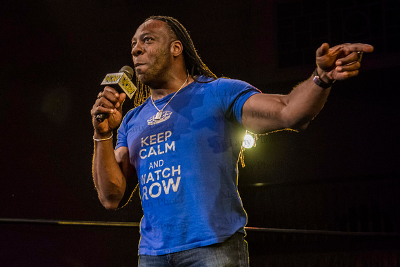 WWE Hall of Famer Booker T addressing the fans at a Vanguard Cha
